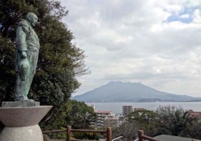 多賀山公園（東郷平八郎 銅像）