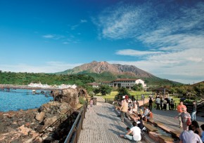 「桜島」溶岩なぎさ公園 足湯